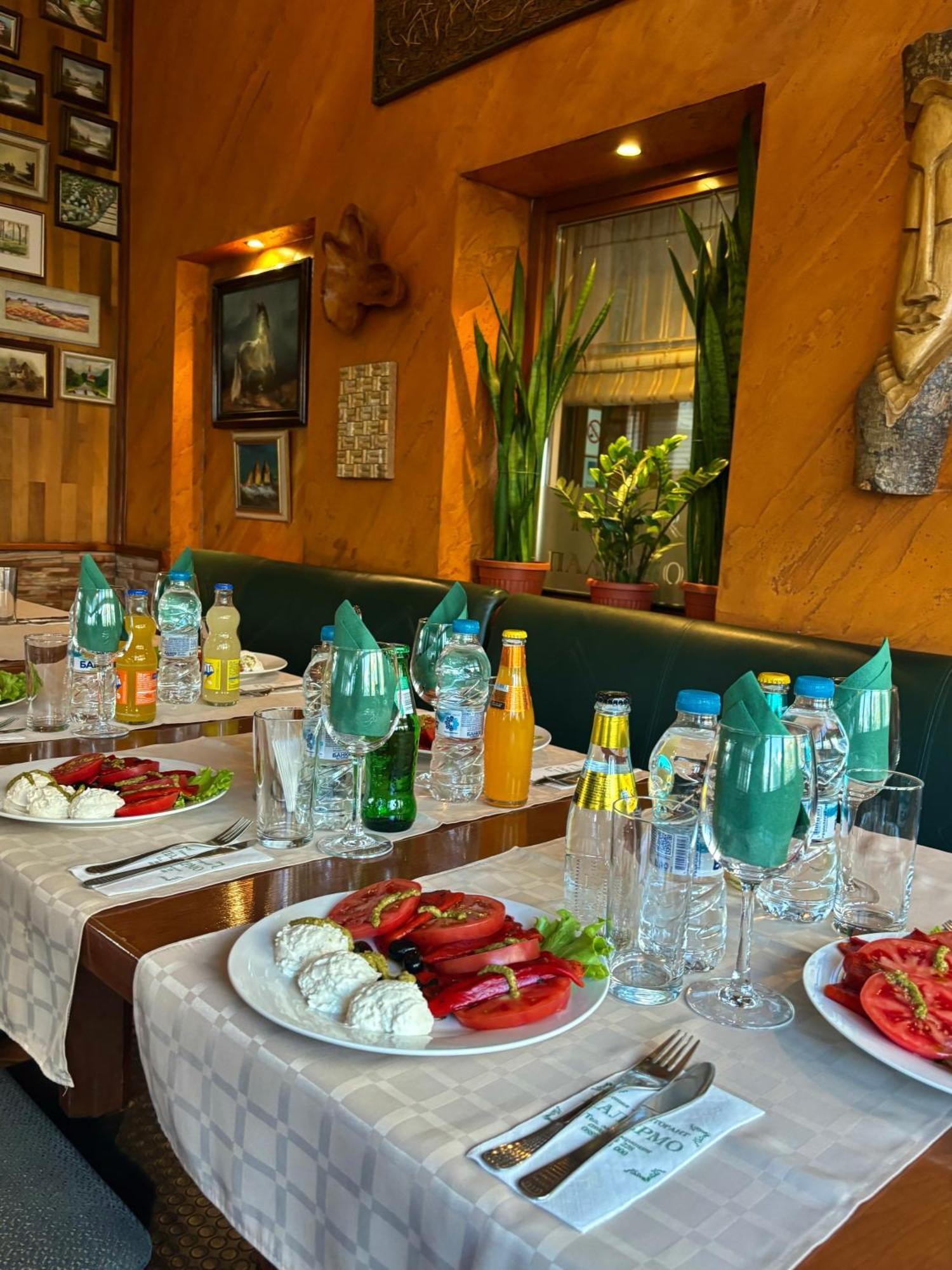 Family Hotel Palermo Tutrakan Bagian luar foto